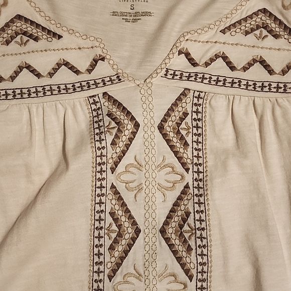 Aztec design top - Picture 2 of 4